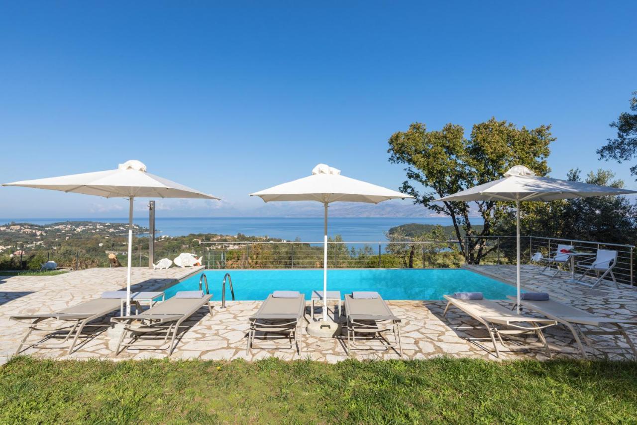 Villa Pietra Gialla By Rodostamo Collection คัสซิโอปี ภายนอก รูปภาพ